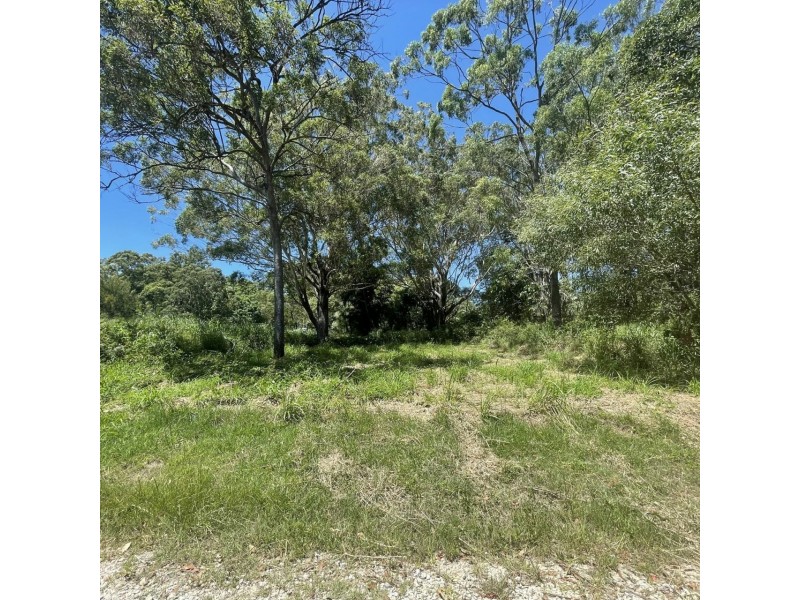 12 Woomera St, Russell Island QLD 4184