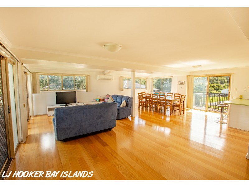 5 ZEPHYR STREET, Russell Island QLD 4184