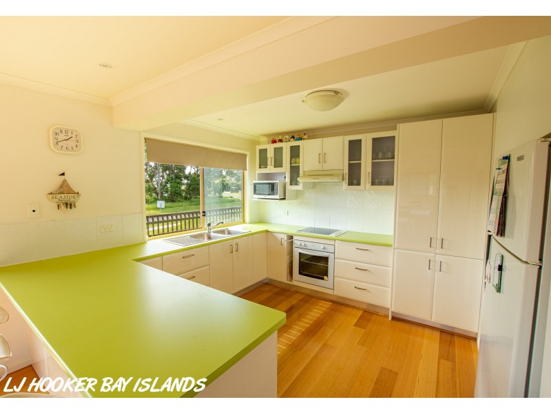 5 ZEPHYR STREET, Russell Island QLD 4184
