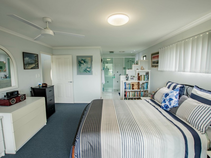 125 Wahine Drive, Russell Island QLD 4184