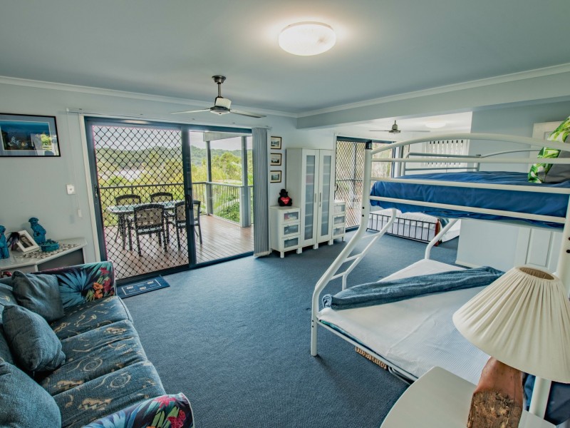 125 Wahine Drive, Russell Island QLD 4184