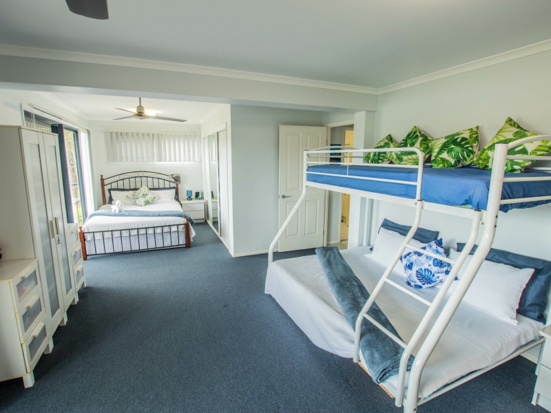 125 Wahine Drive, Russell Island QLD 4184