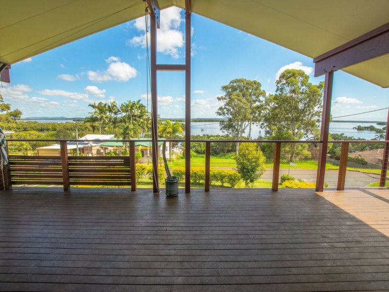 117 Palm Beach Road, Russell Island QLD 4184
