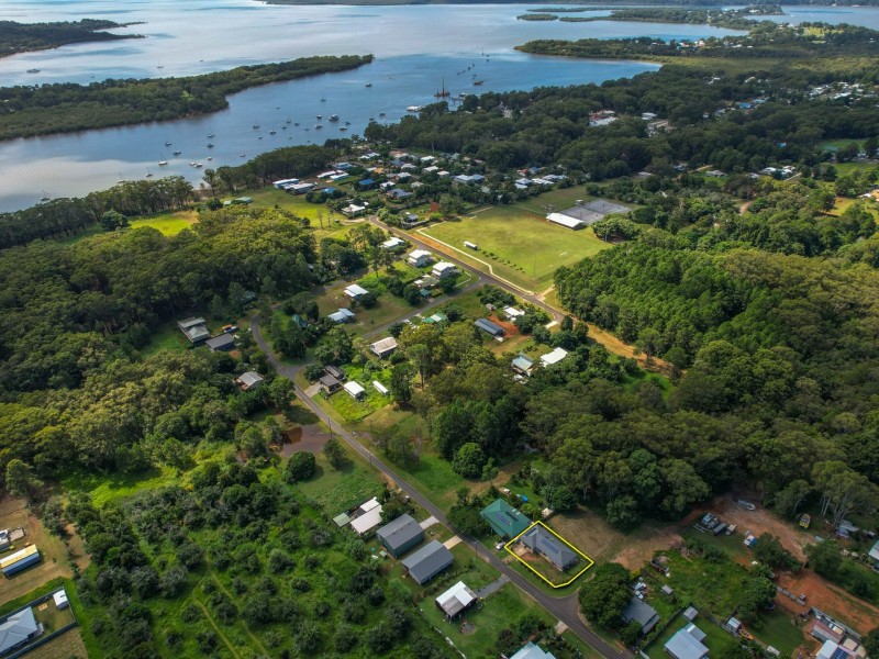 13 Web Street, Russell Island QLD 4184