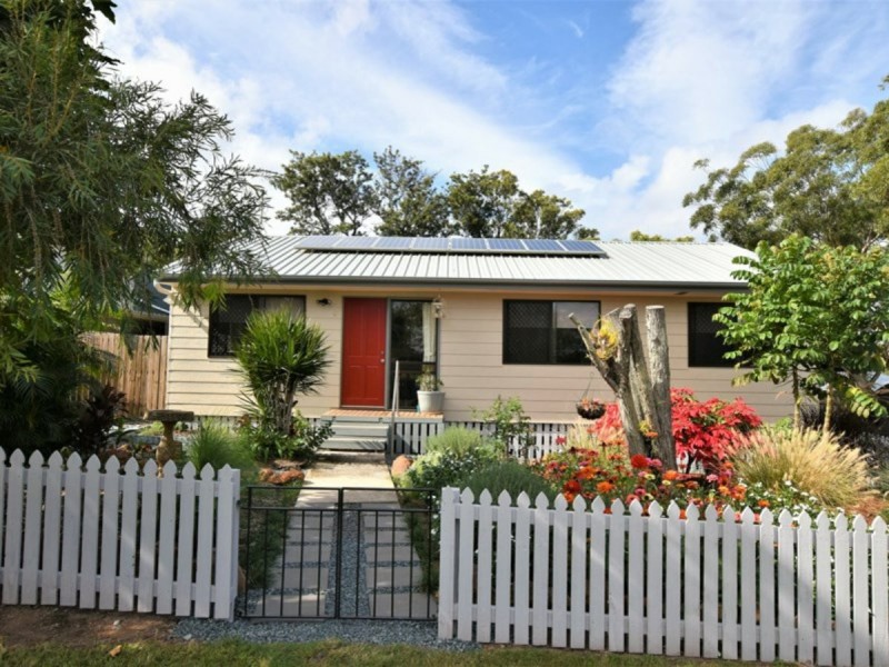 5 Carnation Cres, Russell Island QLD 4184