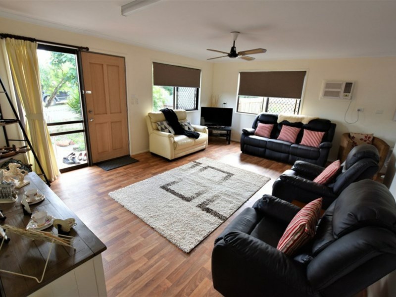 5 Carnation Cres, Russell Island QLD 4184