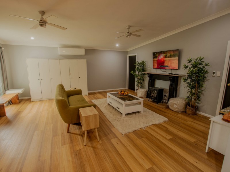 24 Yacht Street, Russell Island QLD 4184