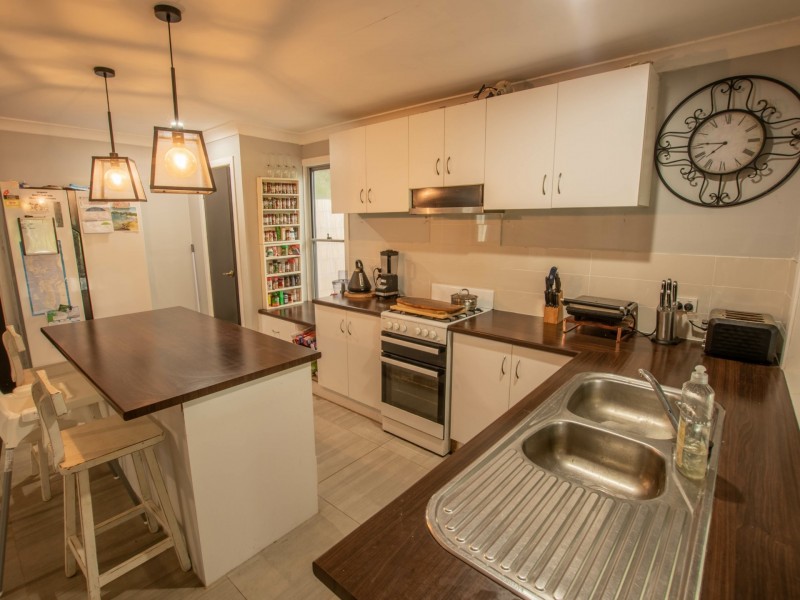 24 Yacht Street, Russell Island QLD 4184