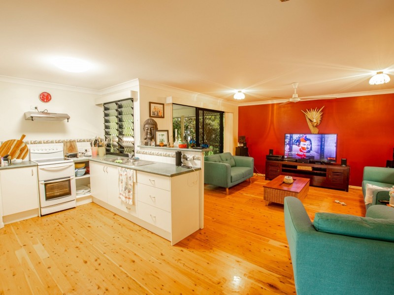 15 Borrows Street, Russell Island QLD 4184