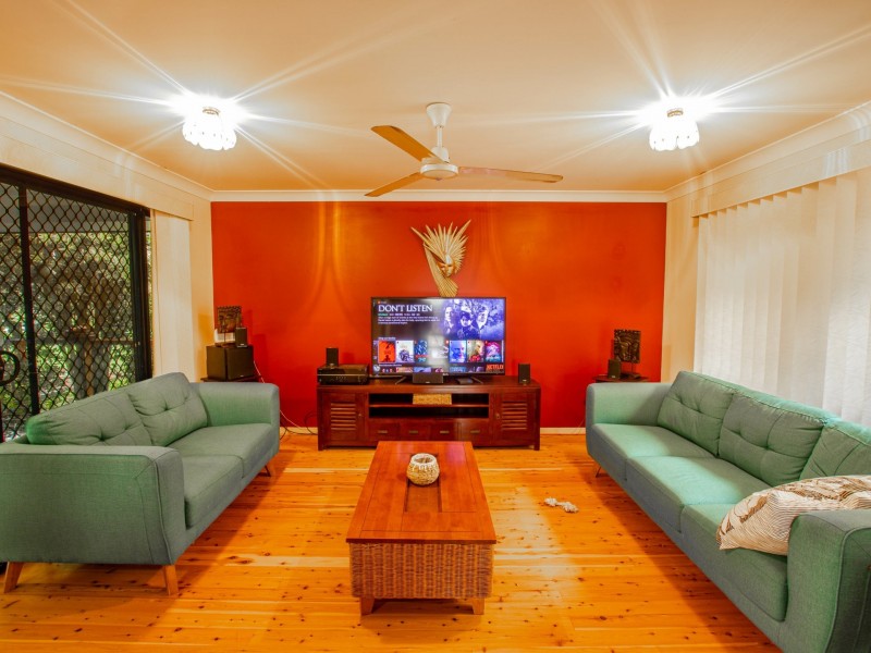 15 Borrows Street, Russell Island QLD 4184