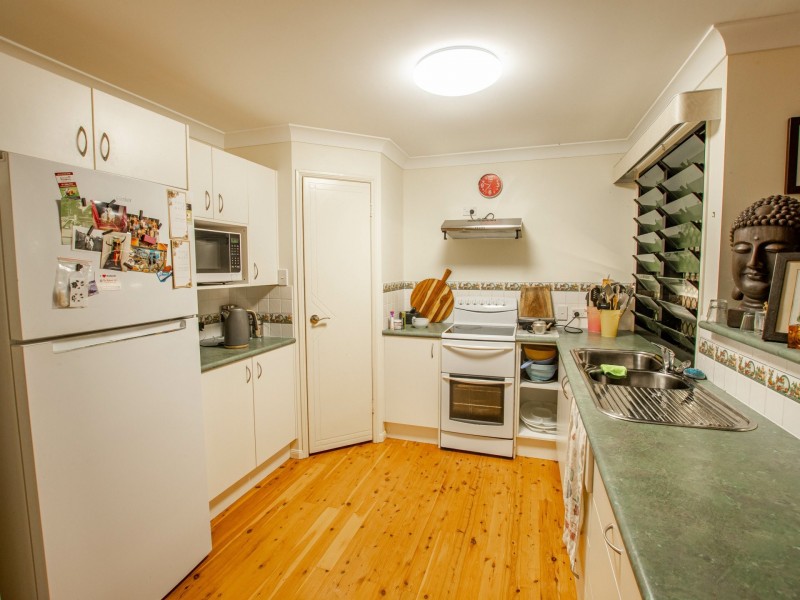 15 Borrows Street, Russell Island QLD 4184