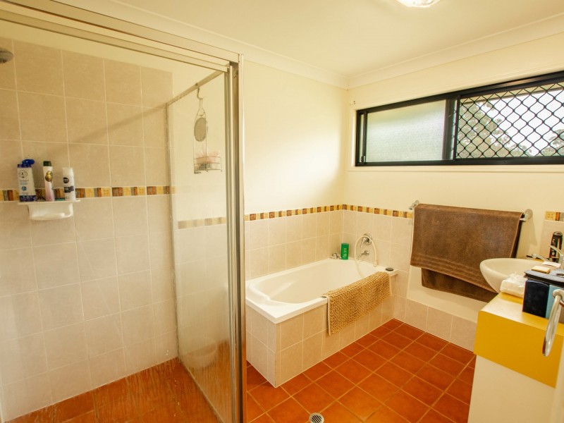 15 Borrows Street, Russell Island QLD 4184