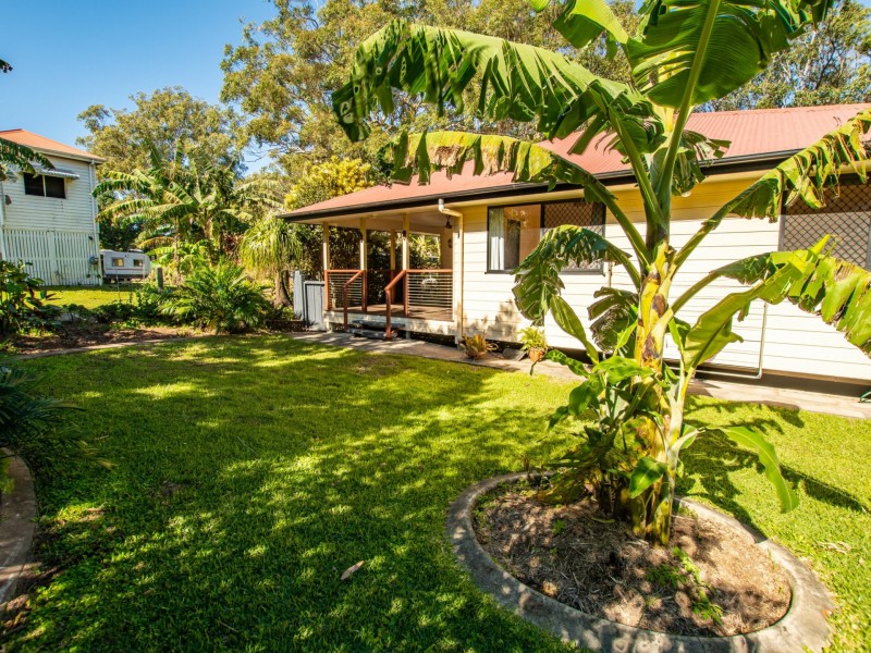 15 Borrows Street, Russell Island QLD 4184