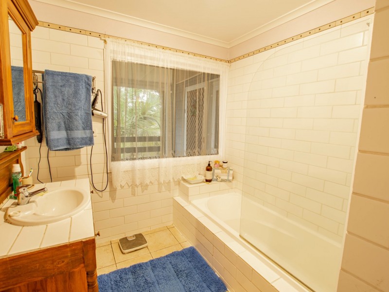 96 Crescent Drive, Russell Island QLD 4184