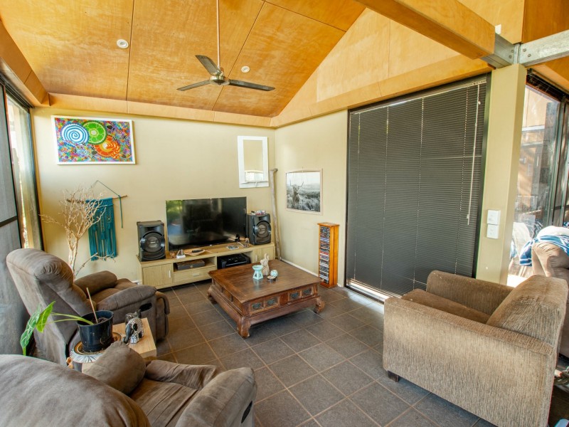 14 Thompson Esp, Russell Island QLD 4184