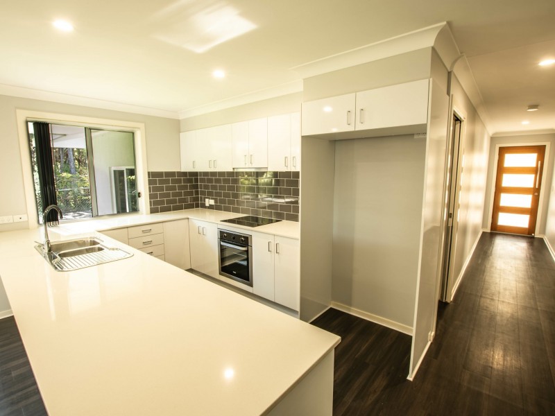 50 Tenanne Street, Russell Island QLD 4184