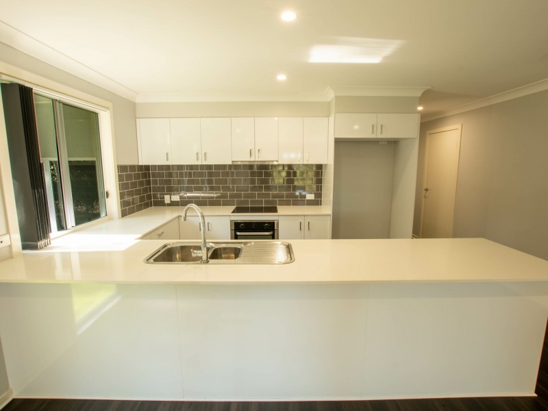 50 Tenanne Street, Russell Island QLD 4184