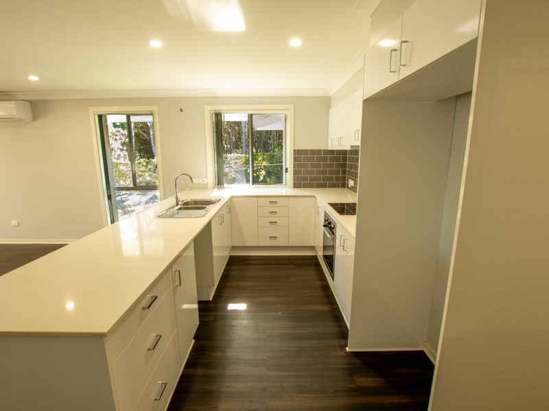 50 Tenanne Street, Russell Island QLD 4184
