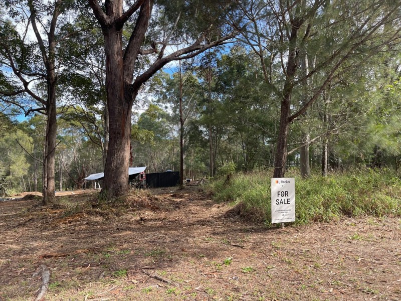 18 Trevanna Ave, Russell Island QLD 4184