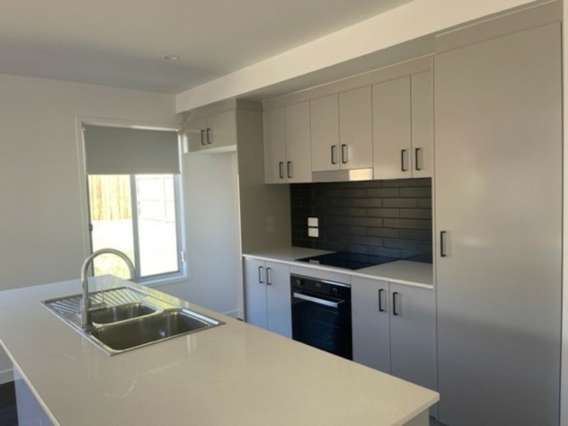 3 Anne Street, Russell Island QLD 4184