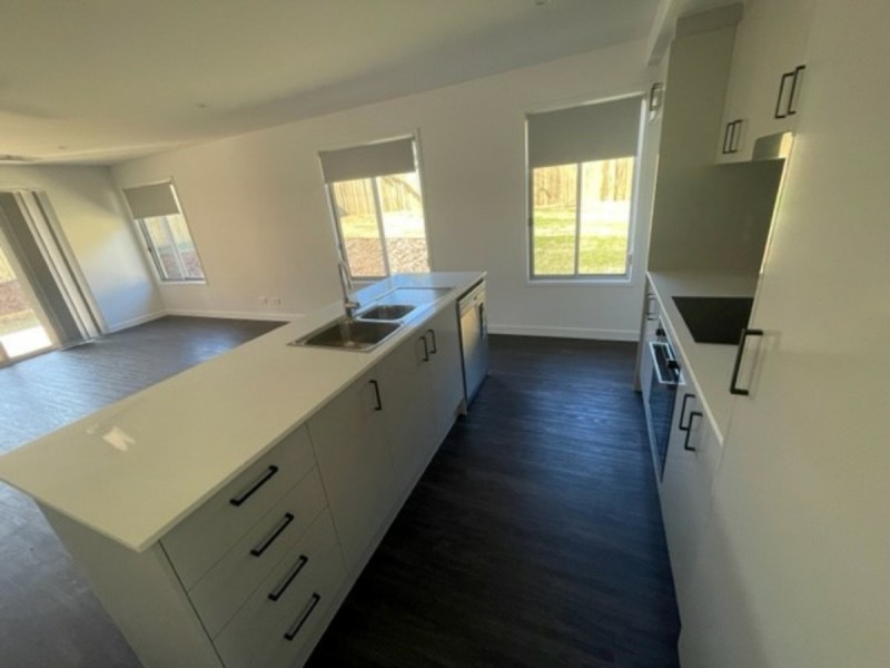 3 Anne Street, Russell Island QLD 4184