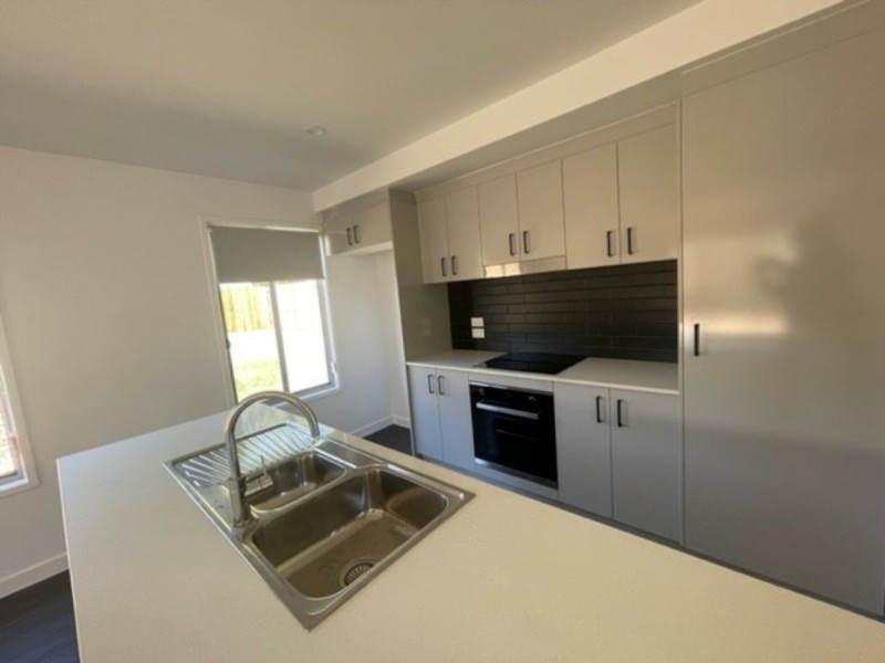 3 Anne Street, Russell Island QLD 4184