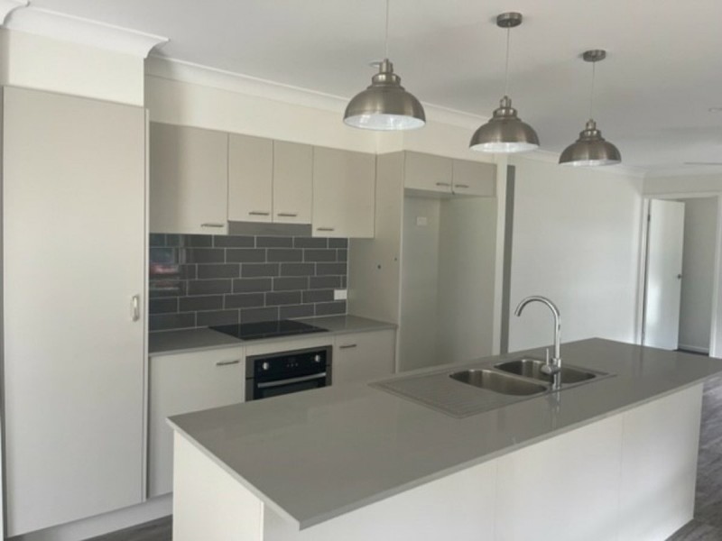 42 Taylor Street, Russell Island QLD 4184