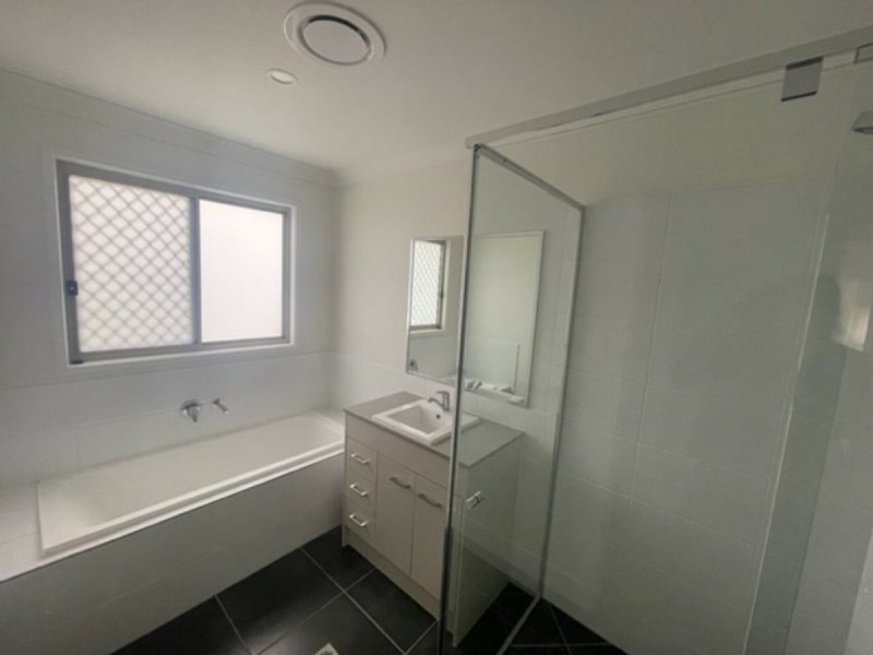 42 Taylor Street, Russell Island QLD 4184