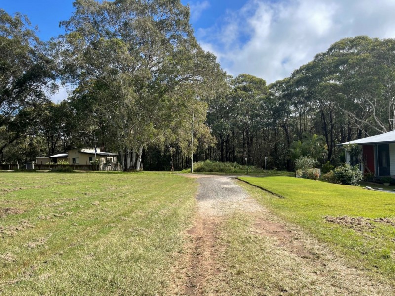 6 YAWL STREET, Russell Island QLD 4184