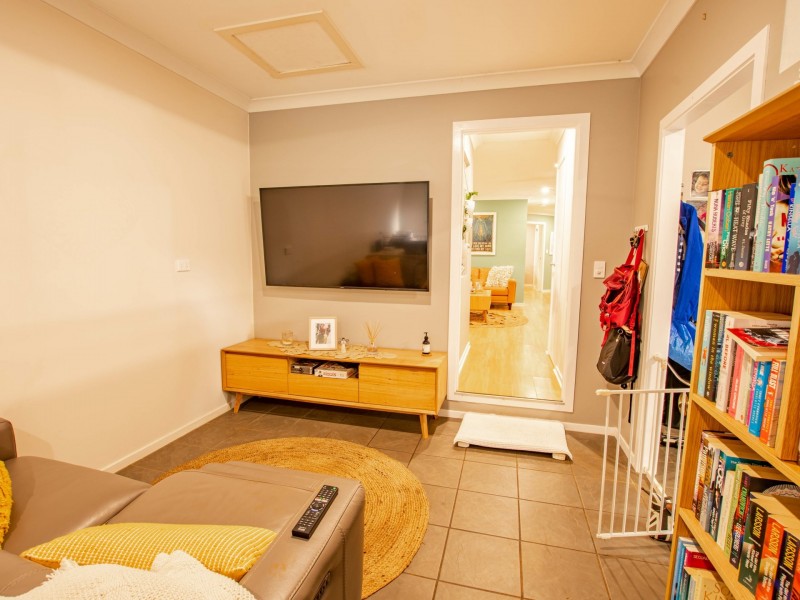 15 Darling Street, Russell Island QLD 4184