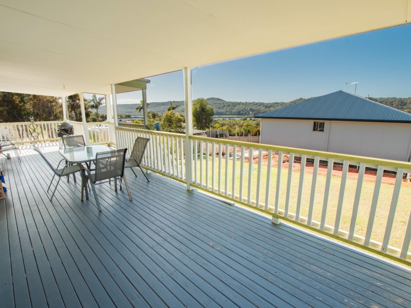 8 Hillview Pde, Russell Island QLD 4184