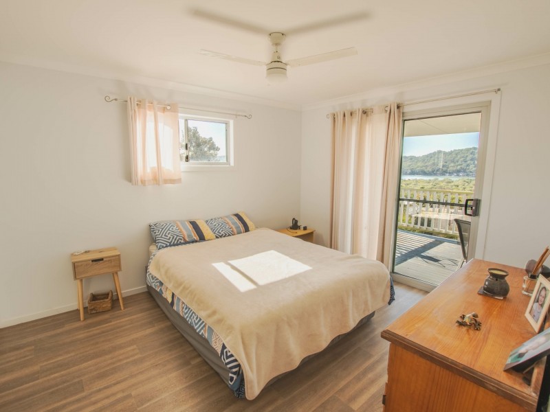 8 Hillview Pde, Russell Island QLD 4184