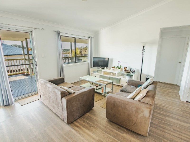 8 Hillview Pde, Russell Island QLD 4184