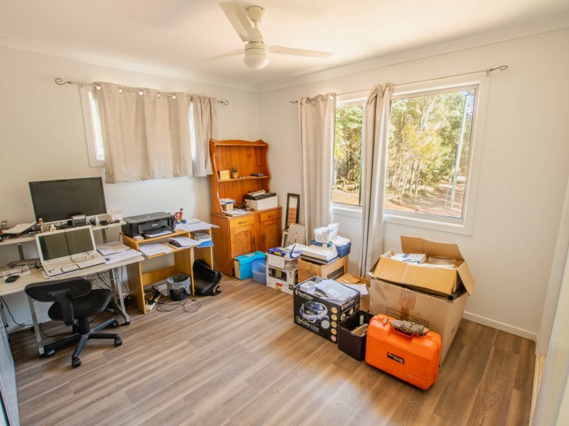 8 Hillview Pde, Russell Island QLD 4184