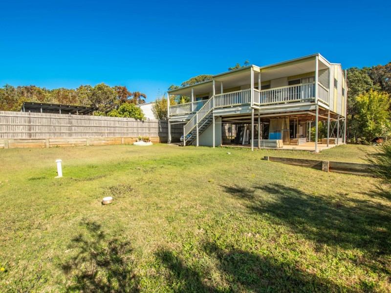 8 Hillview Pde, Russell Island QLD 4184