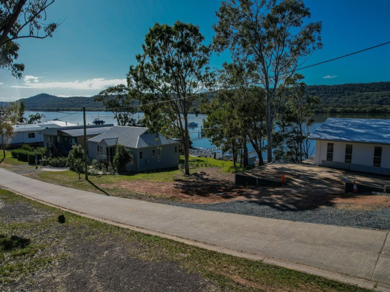 104 Wahine Drive, Russell Island QLD 4184