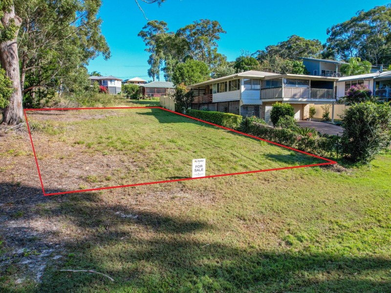 8 Seaview, Russell Island QLD 4184