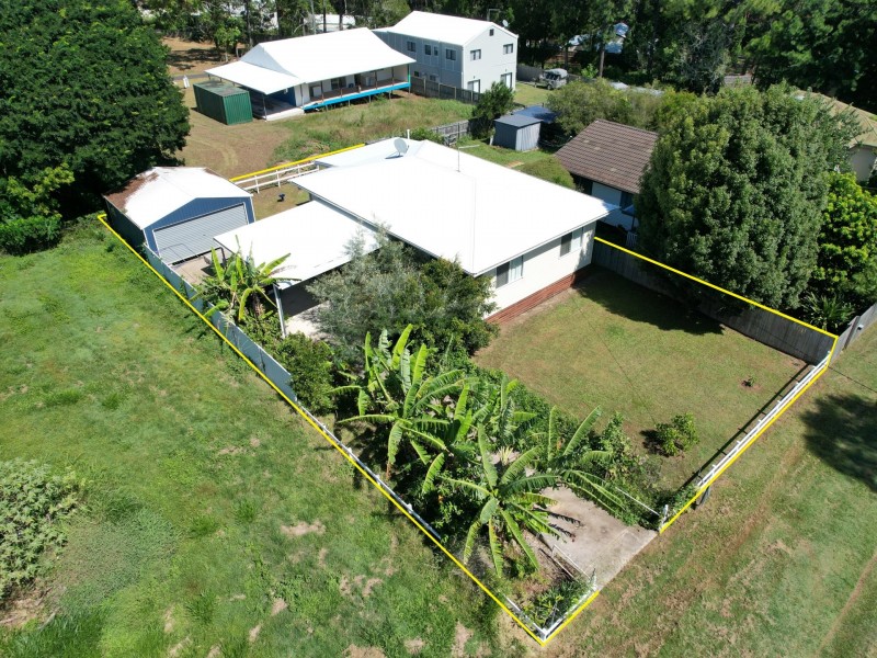 12 Reading St, Russell Island QLD 4184