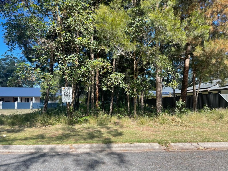 26 Rossi Ave, Russell Island QLD 4184