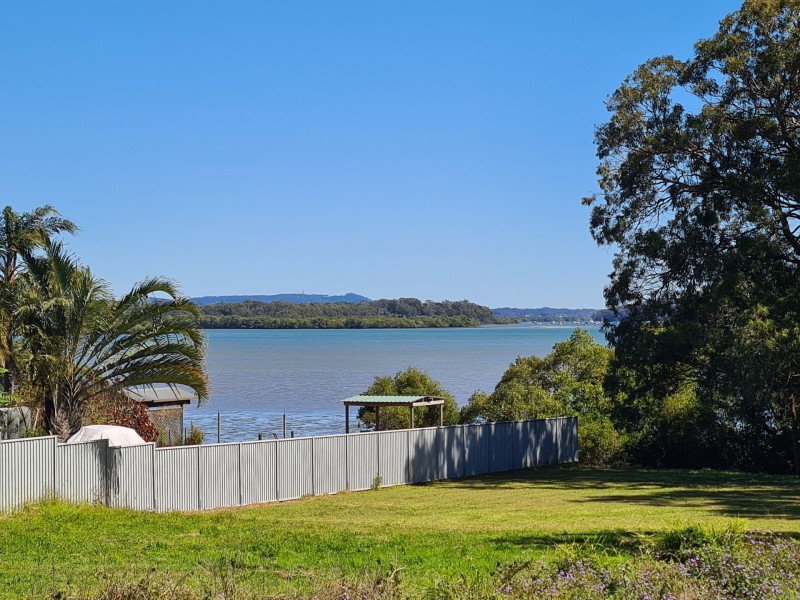 89 Canaipa Point Drive, Russell Island QLD 4184