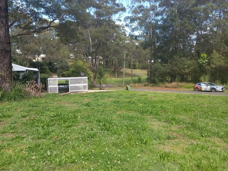 4 TONGA AVE, Russell Island QLD 4184