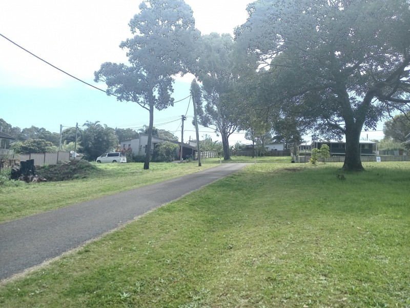 4 TONGA AVE, Russell Island QLD 4184