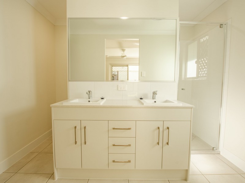 27 Ilumba Street, Russell Island QLD 4184