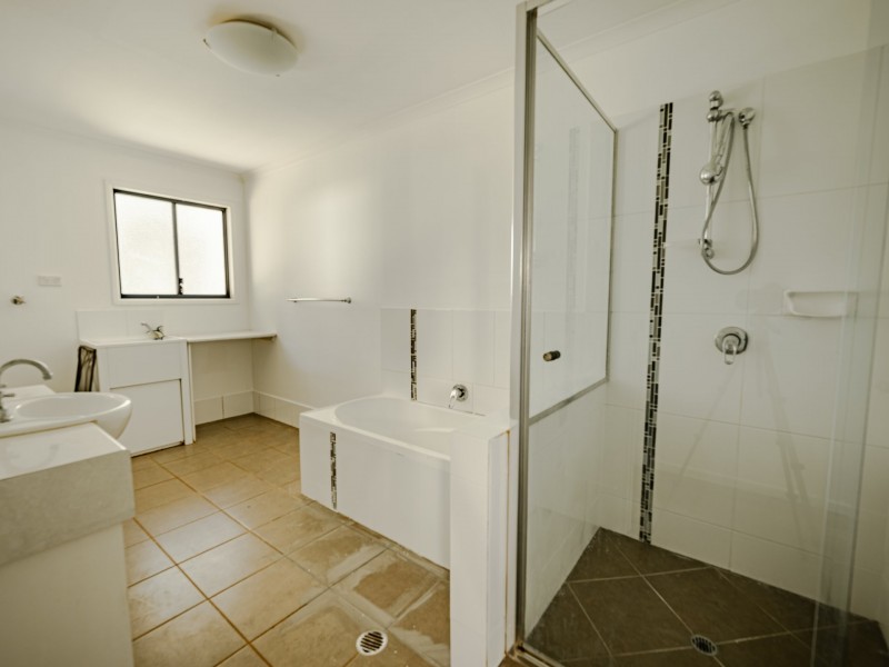 8 Taylor, Russell Island QLD 4184