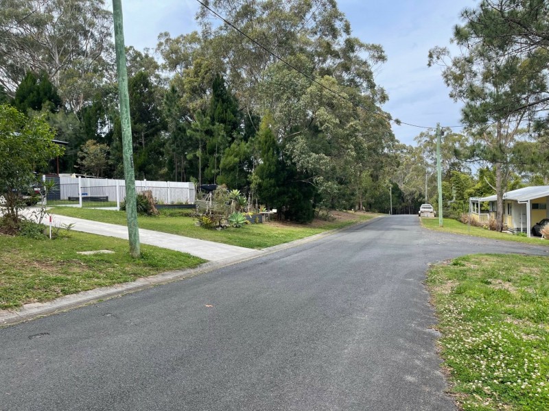 27 BERNBOROUGH STREET, Russell Island QLD 4184