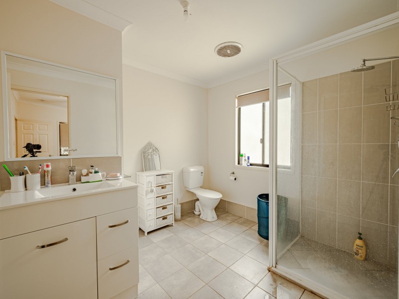 21 Wentworth Parade, Russell Island QLD 4184