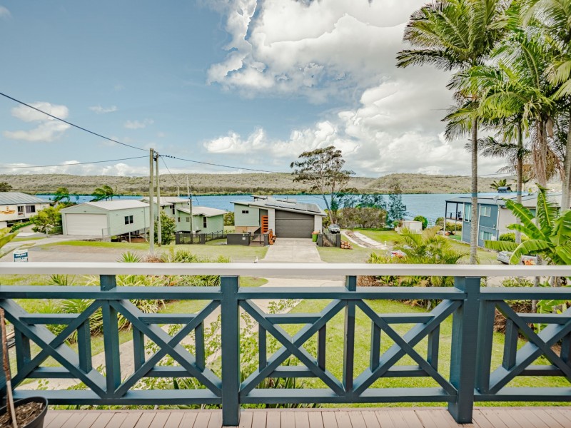 94 Wahine Drive, Russell Island QLD 4184