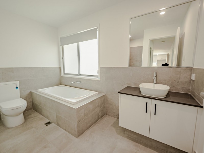 23 Woomera St, Russell Island QLD 4184