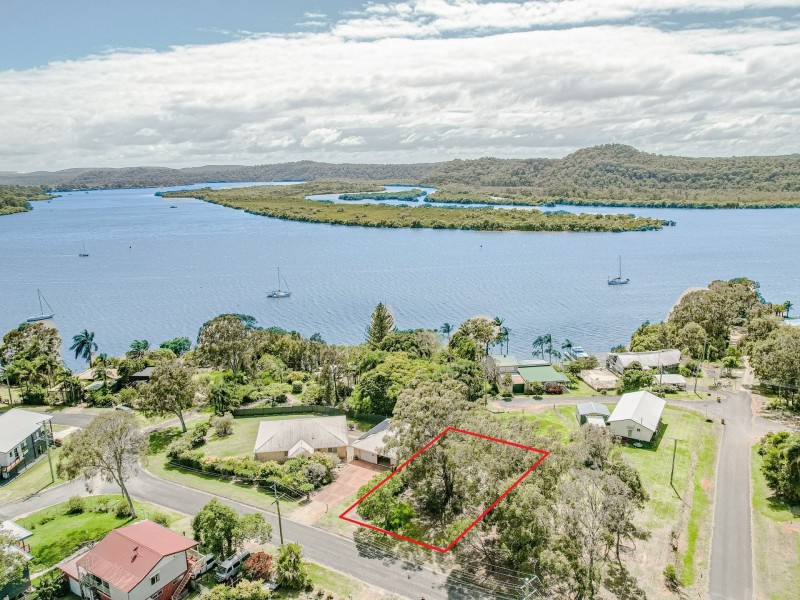 7 Jasper Street, Russell Island QLD 4184