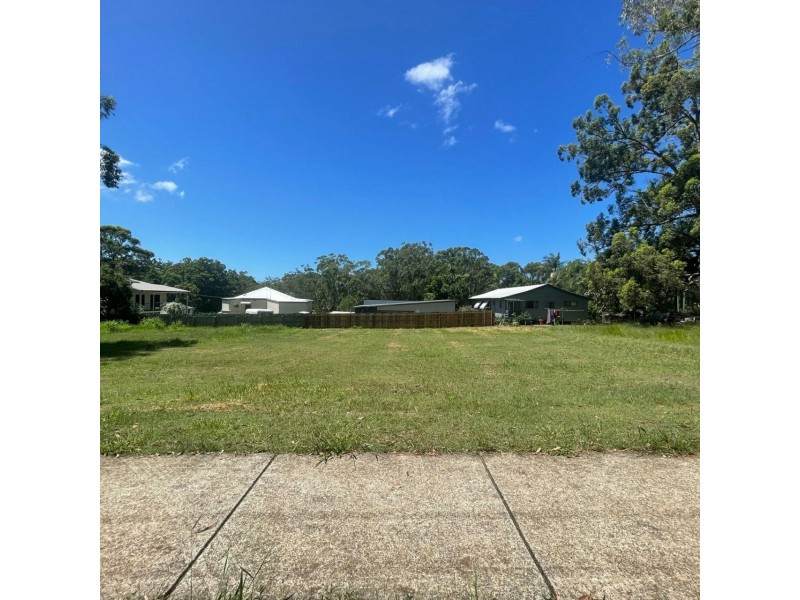 27 Jackson Road, Russell Island QLD 4184